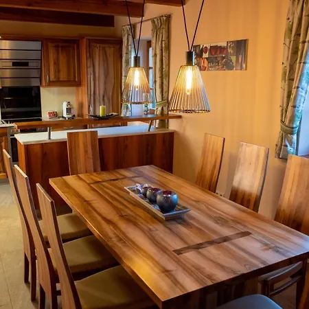 Weinberghaus Am Burgstallkogel Dom wakacyjny Leibnitz