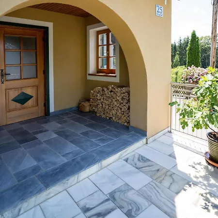 Dom wakacyjny Weinberghaus Am Burgstallkogel *